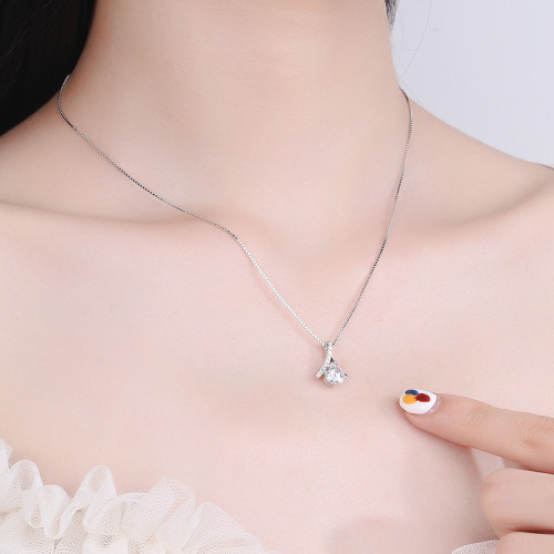 S925 sterling silver necklace with 18K gold-plated moissanite silver pendant, women's clavicle chain.