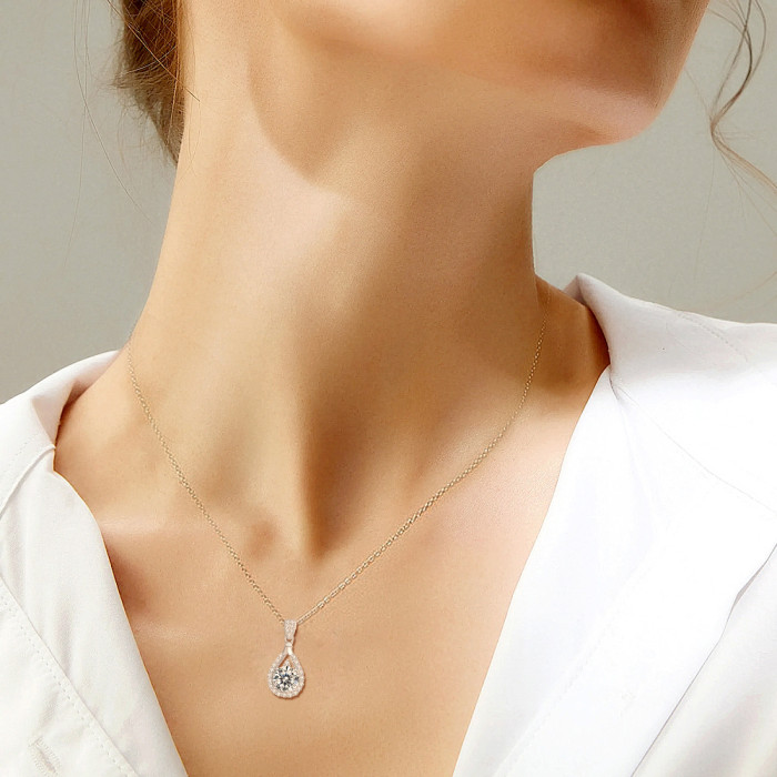 Colorful moissanite pendant necklace, S925 sterling silver, teardrop-shaped necklace, simple and luxurious style.