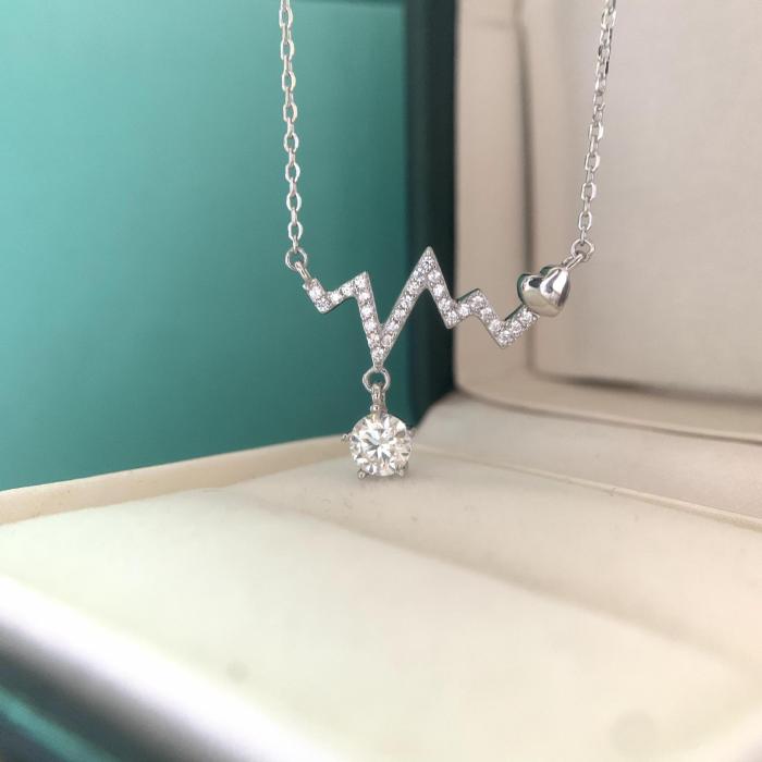 S925 Sterling Silver Beating Heart Necklace, Women's ECG Shaped Clavicle Chain, Popular and Versatile Simple Moissanite Necklace