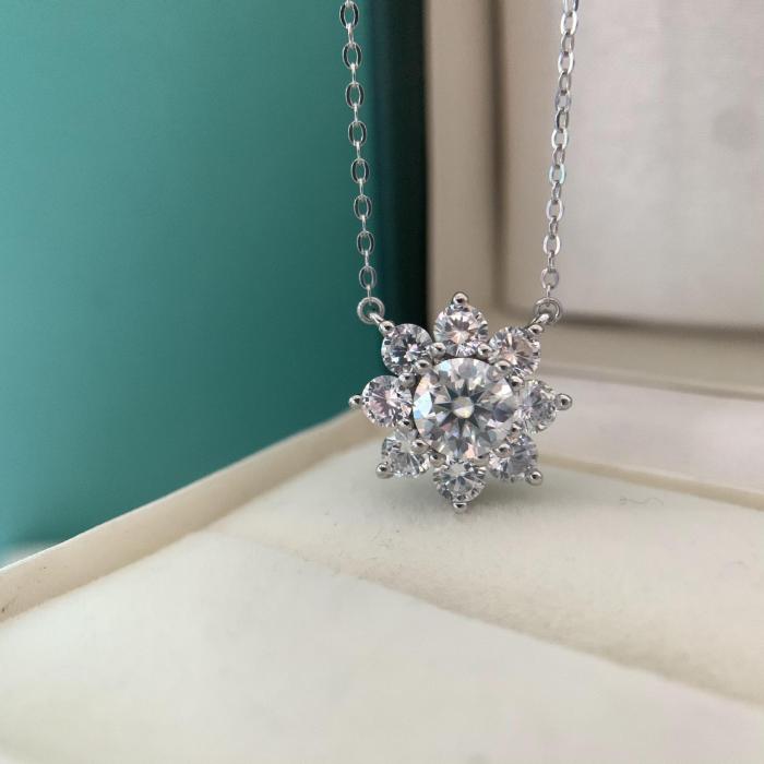 S925 Sterling Silver Moissanite Sunflower Necklace for Women, Unique Style, Full Diamond Flower Clavicle Chain