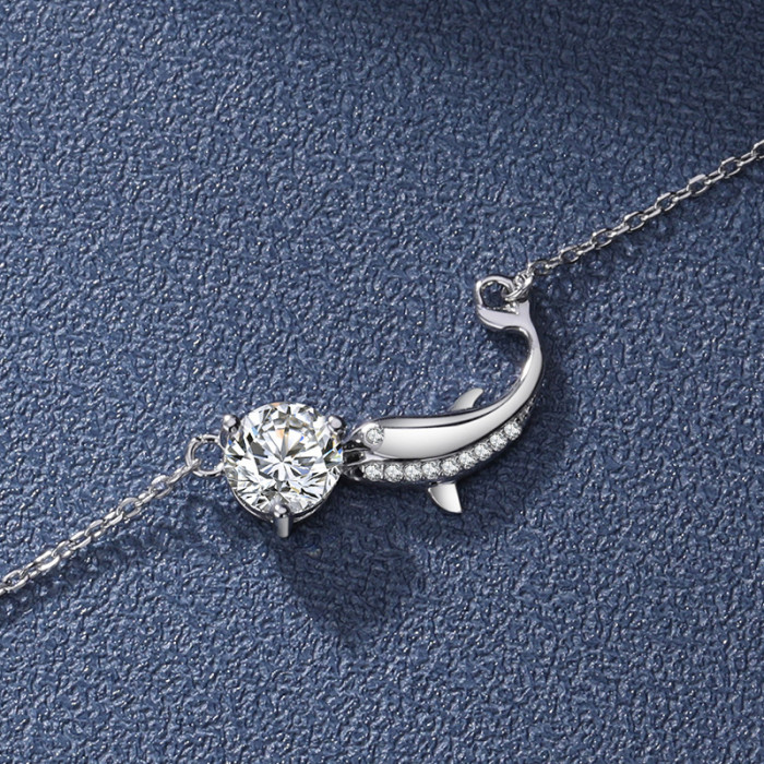 Moissanite dolphin necklace for women, S925 sterling silver clavicle chain, a touch of understated luxury.