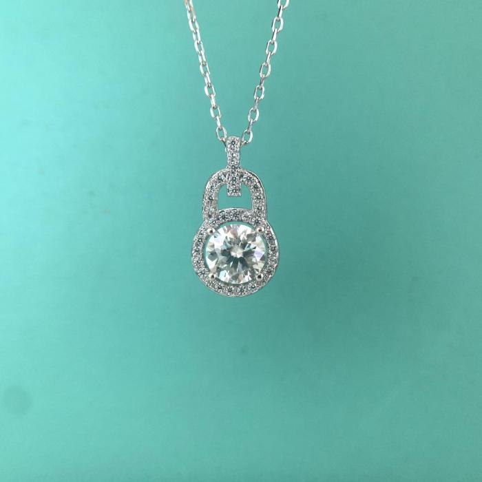 S925 Sterling Silver Luxury Fashion Lock Core Pendant Clavicle Chain with Hollowed-out Simple Design
