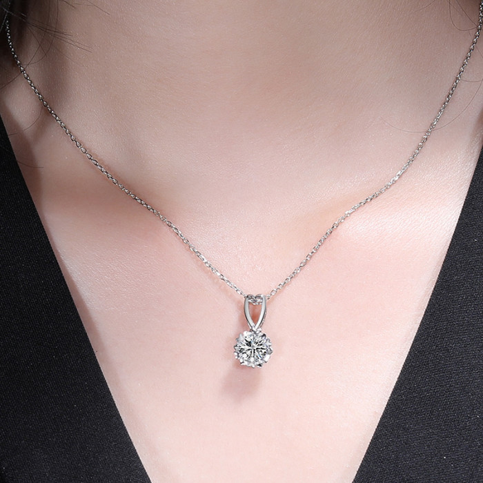 Sterling silver S925 moissanite snowflake necklace, platinum plated, women's trendy stone pendant with snowflake element.