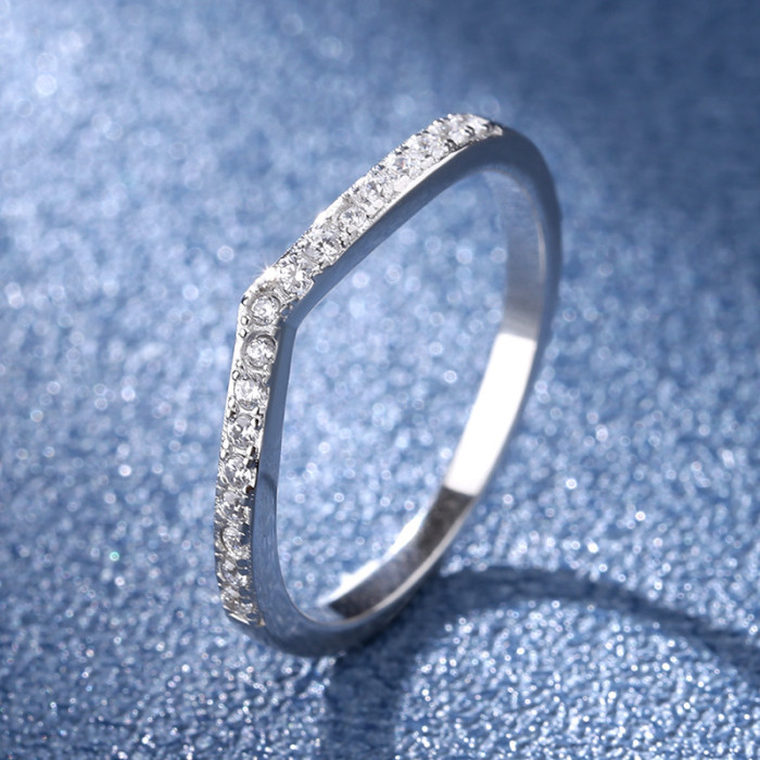 S925 Sterling Silver Moissanite Simple Fashion V-shaped Ring for Women, Light Luxury Style Stackable Diamond Ring, Unique High-end Design