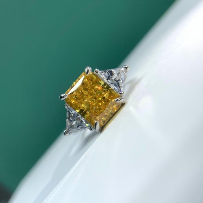 Pure Silver S925 Tianshu Ice Flower Cut Synthetic Gemstone in Pale Yellow and Pink, Luxurious and Elegant Square Diamond Ring for Women