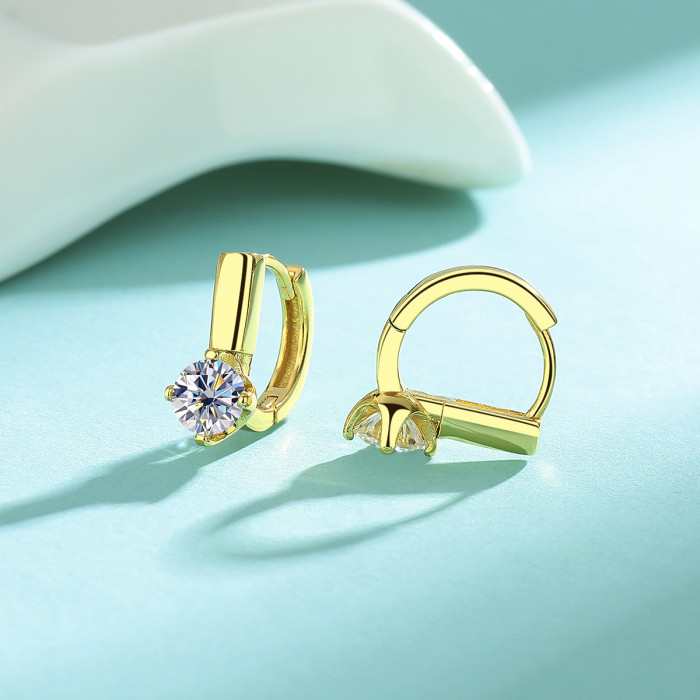 Popular, stylish, versatile, classic four-prong moissanite earrings and ear clips; high-end silver earrings.