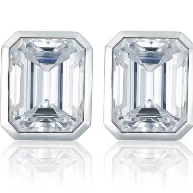 S925 sterling silver minimalist and stylish geometric moissanite necklace; small and exquisite rectangular diamond earrings.