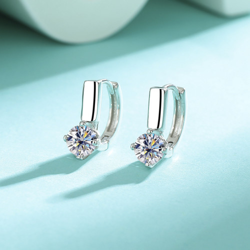 Popular, stylish, versatile, classic four-prong moissanite earrings and ear clips; high-end silver earrings.