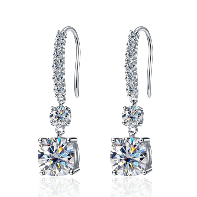 High-end S925 sterling silver moissanite earrings, simple, elegant, fashionable, and versatile.
