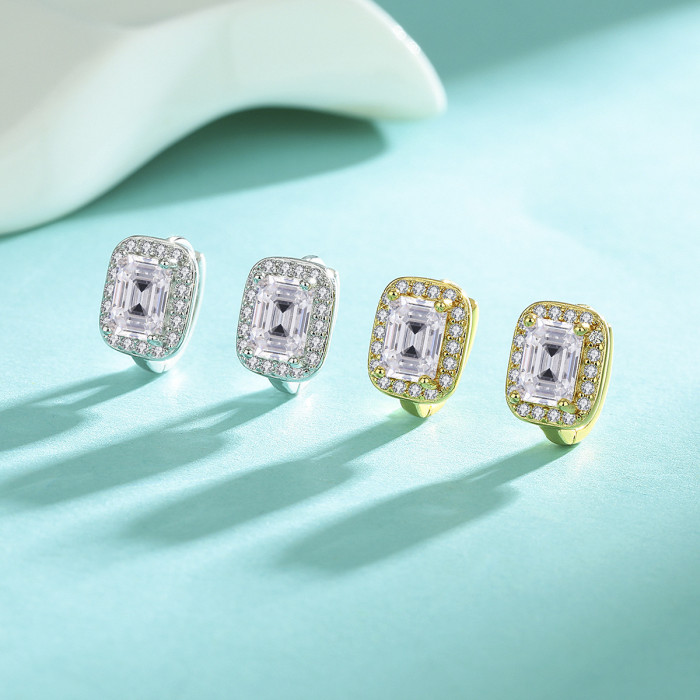 Hot-selling moissanite emerald moissanite earrings, high-end, stylish and simple earrings, S925 sterling silver plated with 18K gold.