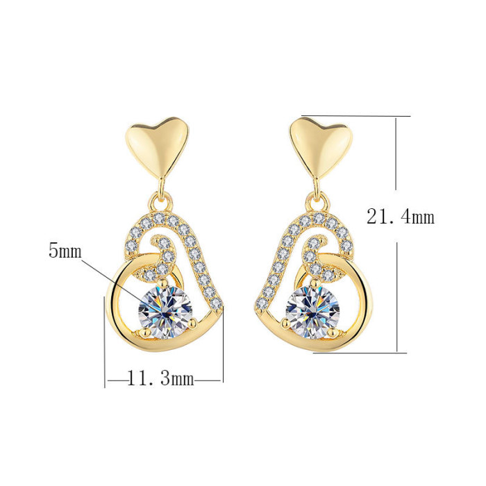 Sterling silver S925 moissanite heart-shaped earrings, fashionable and elegant European and American style.