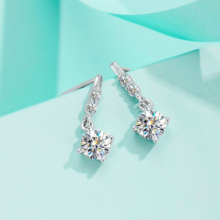 Moissanite earrings for women, sterling silver S925 four-prong ear hooks, simple and stylish earrings, drop earrings, ear dangling earrings