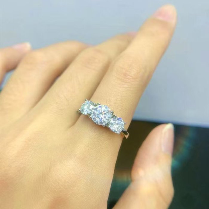 S925 Sterling Silver Luxury Elegant 18K White Gold Plated Three-Diamond High-End Moissanite Women's Ring Trendy