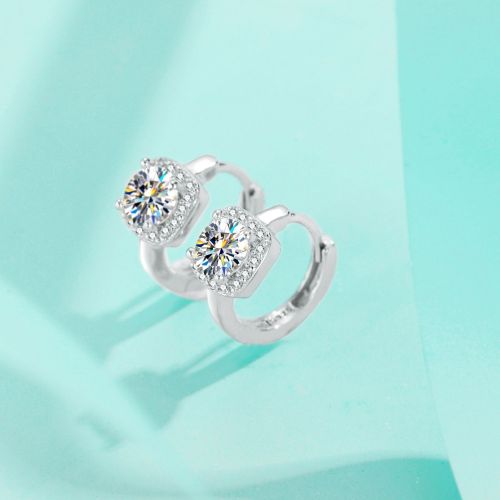 Moissanite earrings for women, S925 sterling silver, versatile ear clips, new trendy, simple and stylish earrings and hooks.