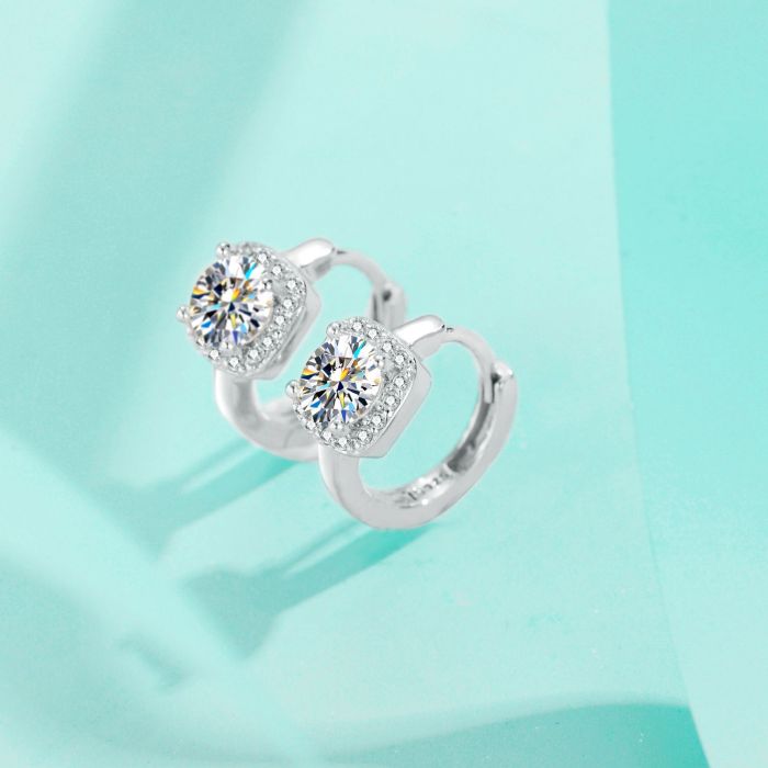 Moissanite earrings for women, S925 sterling silver, versatile ear clips, new trendy, simple and stylish earrings and hooks.