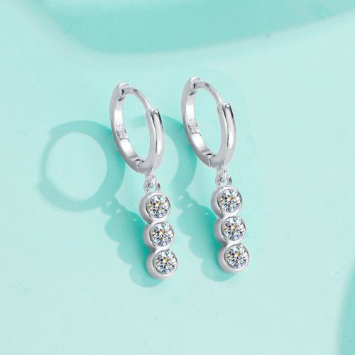 Moissanite earrings for women, S925 sterling silver, versatile ear clips, trendy, simple, stylish earrings, ear hooks, elegant.