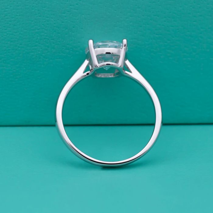 Moissanite Four-Claw Oval Ring for Women, S925 Sterling Silver, Closed Design, Niche Minimalist Style, White