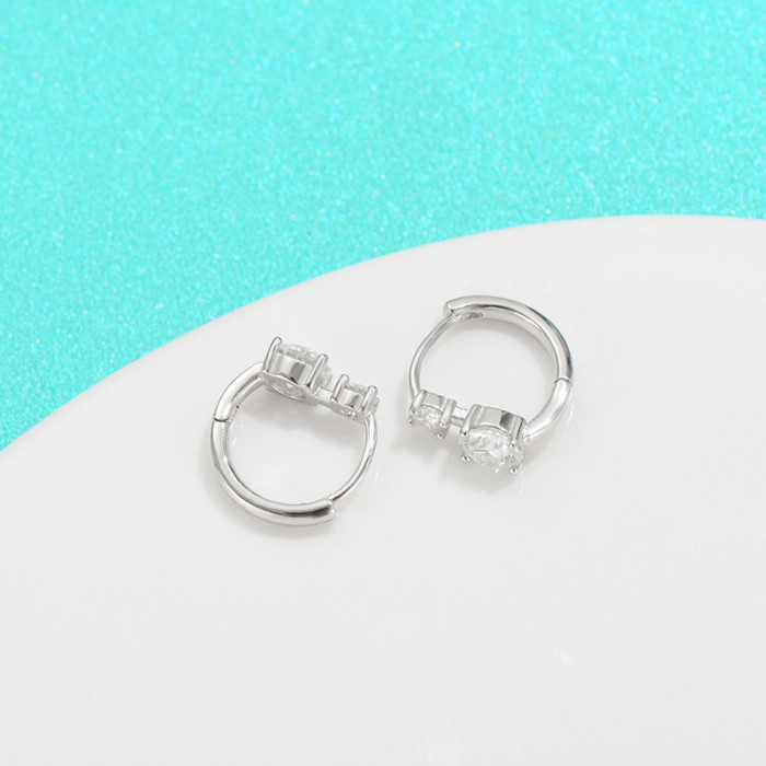 S925 Sterling Silver Earrings, Luxury Fashionable and Versatile, Moissanite Four-Prong Earrings, Simple Women's Stud Earrings