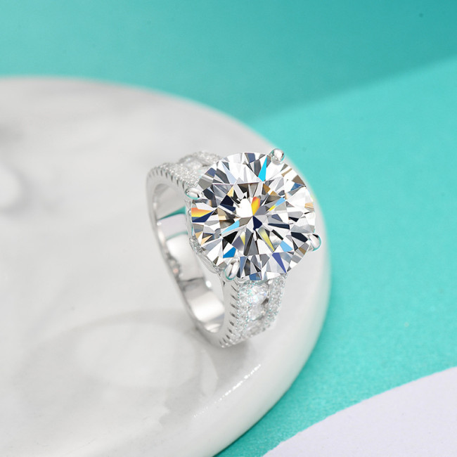 Exquisite Luxury 10-Carat Women's Wedding Ring, Fashionable Moissanite S925 Sterling Silver Ring, Light Luxury Jewelry
