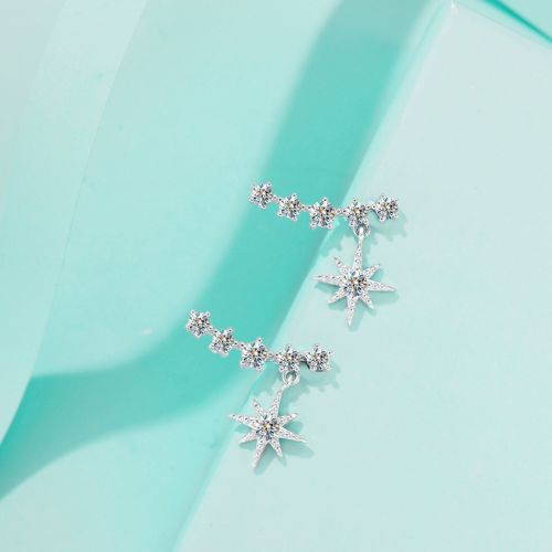 Moissanite stud earrings for women, S925 sterling silver eight-pointed star earrings, classic, simple, stylish, elegant, trendy, and versatile.