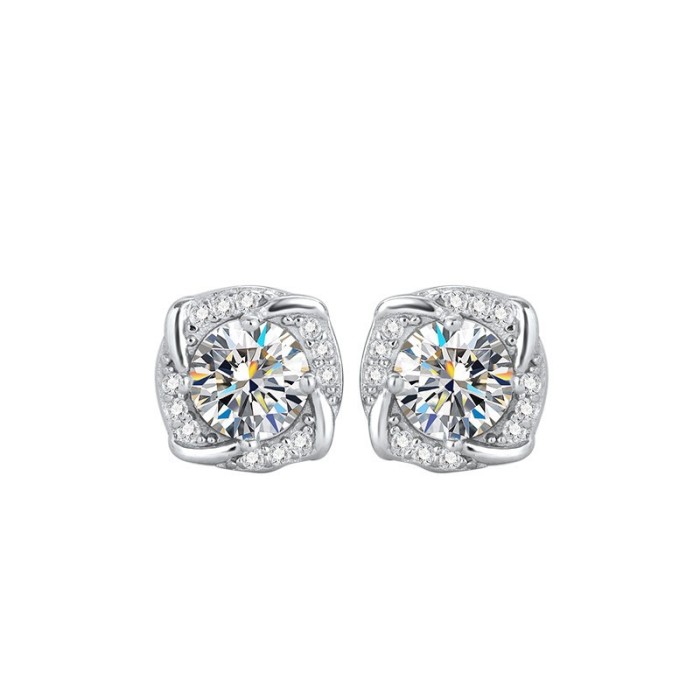 Moissanite stud earrings for women, S925 sterling silver, niche design, pierced earrings, fashionable and luxurious, small windmill earrings.