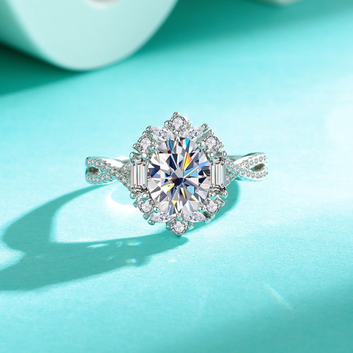 S925 Sterling Silver Oval Moissanite Ring for Women, Light Luxury Fashion Engagement Wedding Closed Band