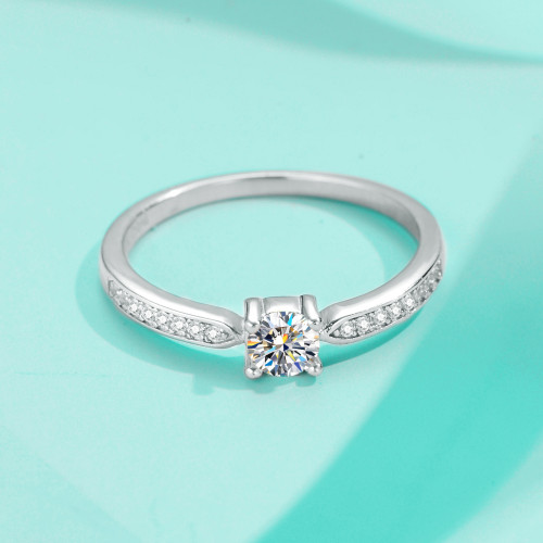 Moissanite Ring for Women S925 Simple Fashion Four-Prong Luxe Small Delicate Micro-Set Personalized Trendy Stackable Ring