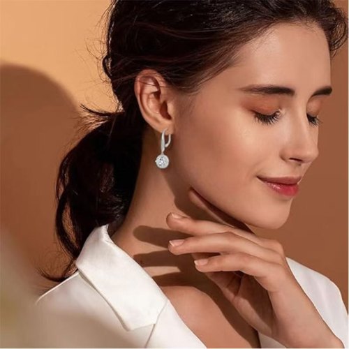 925 Sterling Silver French Clip Earrings, European and American Luxury Moissanite Round Bag, Fashionable Classic High-End Four-Prong Ear Hook