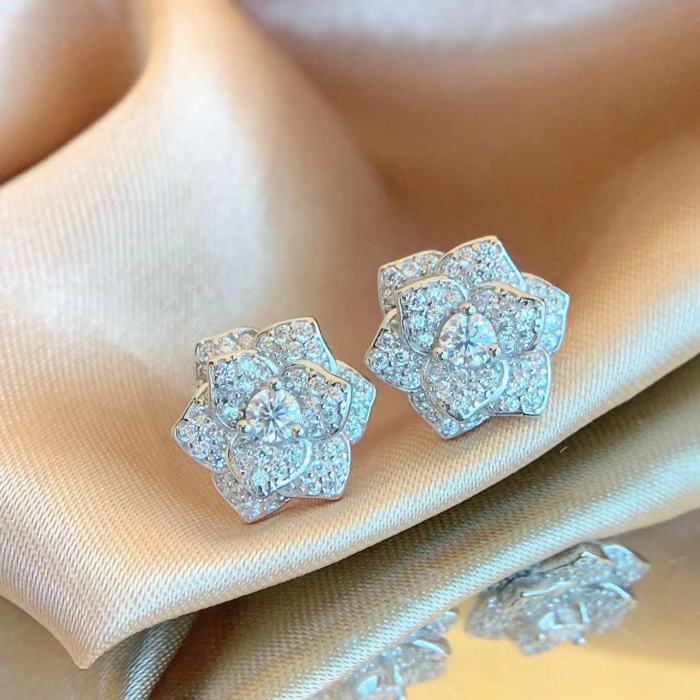 Sterling silver S925 moissanite diamond silver needle earrings, elegant and versatile, full diamond camellia stud earrings, luxurious and fashionable.