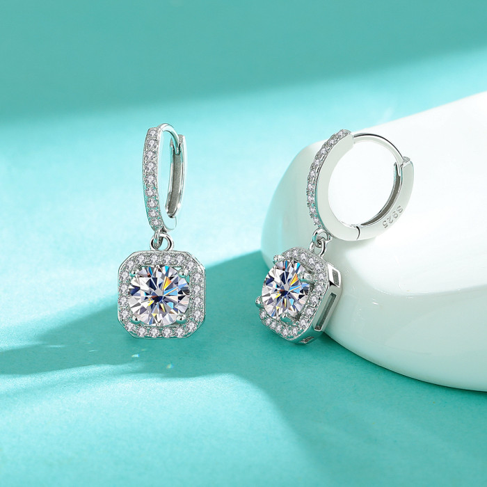 S925 Sterling Silver Fashionable Luxury Small Sugar Cube Earrings, Niche Design, High-End Moissanite Earrings and Clips for Women