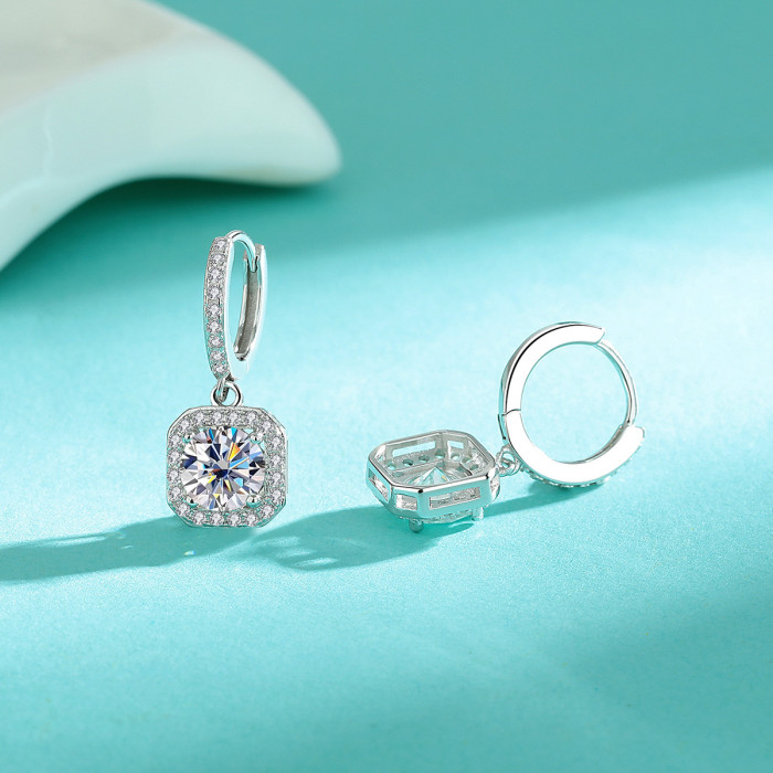 S925 Sterling Silver Fashionable Luxury Small Sugar Cube Earrings, Niche Design, High-End Moissanite Earrings and Clips for Women