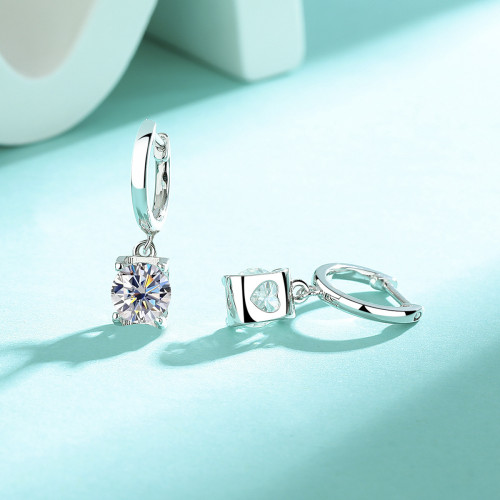 S925 Sterling Silver Moissanite Earrings, Luxury Classic Bull Head Style, Fashionable and Versatile, High-End Diamond-Studded Earrings