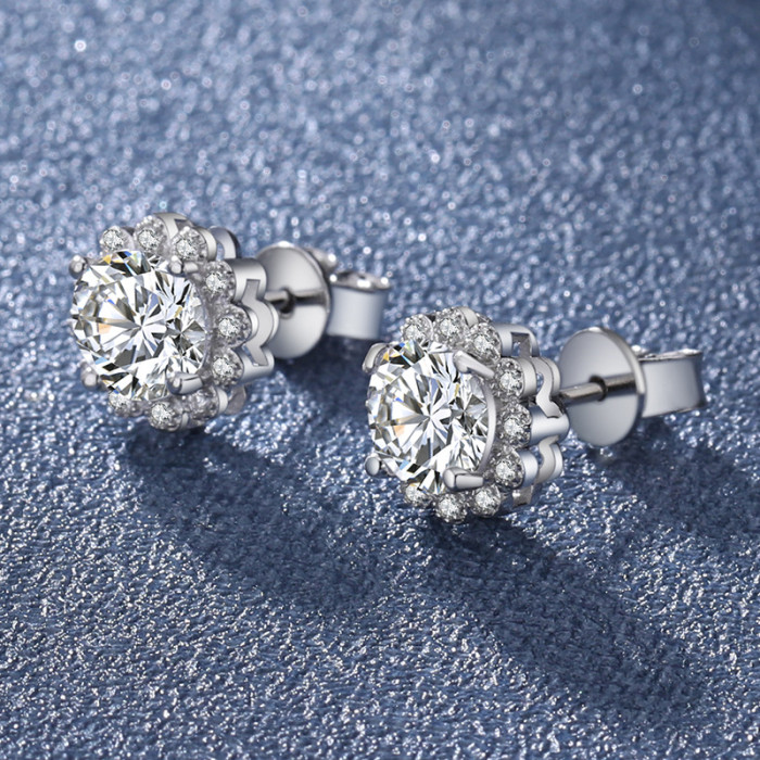 Moissanite flower stud earrings for women, S925 sterling silver bud earrings with micro-set diamonds, a touch of luxury.