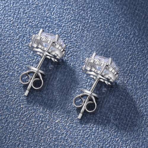 Moissanite flower stud earrings for women, S925 sterling silver bud earrings with micro-set diamonds, a touch of luxury.