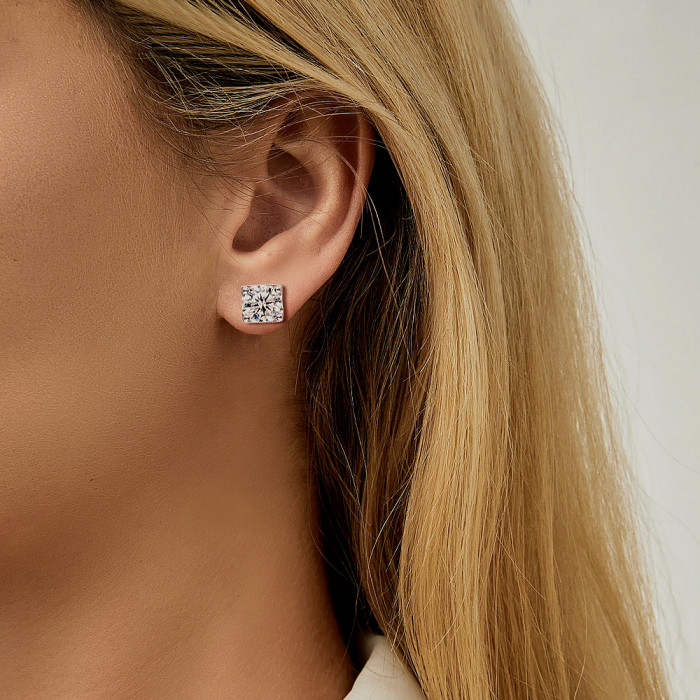 S925 Classic Four-Prong Bull Head Moissanite Stud Earrings - Simple, Elegant, Versatile, Sterling Silver Earrings