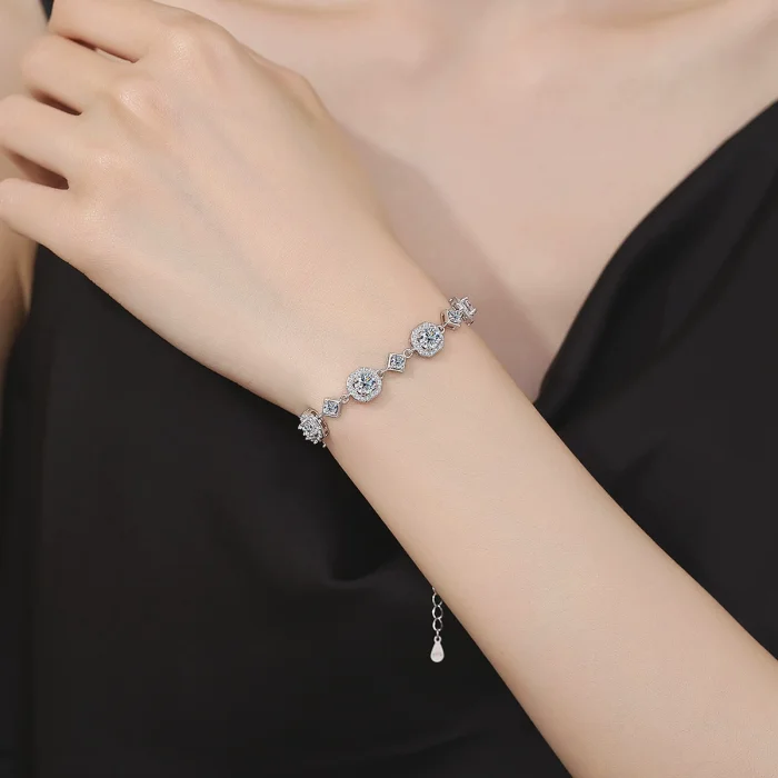 Popular S925 Sterling Silver Moissanite Square Bracelet: A High-End, Luxurious Fashion Jewelry