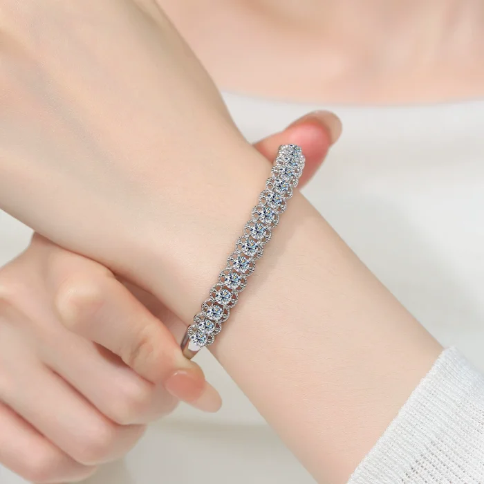 S925 Sterling Silver Moissanite Fashion Bracelet, Niche Design, High-End Semi-Diamond Bangle