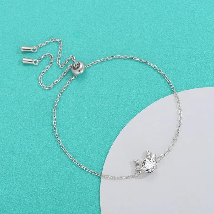 Deer head minimalist and stylish moissanite bracelet for women, S925 sterling silver, niche design, cute jewelry.