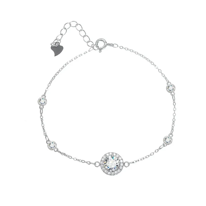 Simple, stylish, and luxurious moissanite bracelet for women, made of S925 sterling silver. A unique and cute design.