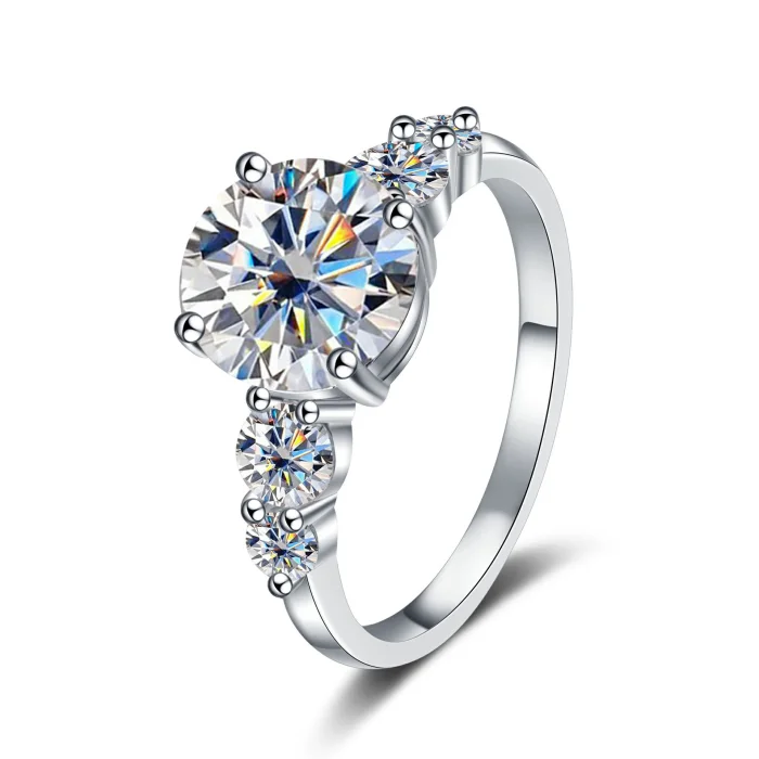 S925 sterling silver ring with a 3-carat moissanite center stone, a fashionable, niche, high-end, and versatile ring for women.