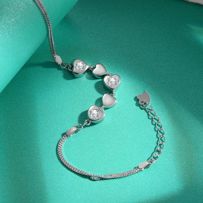 S925 Sterling Silver Moissanite Three Diamond Bracelet, Simple and Versatile Heart-Shaped Bracelet for Women, New Style