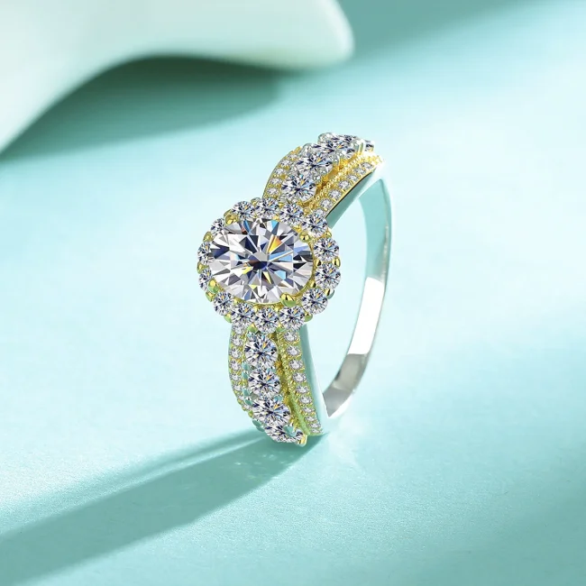 S925 sterling silver 1.5-carat moissanite oval ring, high-end two-tone jewelry.