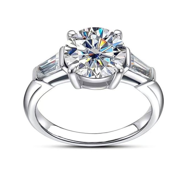 Four-prong diamond ring, S925 sterling silver moissanite, high-end, light luxury style, fashionable and sophisticated ring, hot selling.