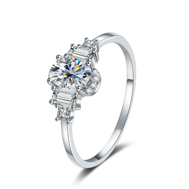 S925 Sterling Silver Moissanite Ring - Trendy, Fashionable, and Luxurious Design - Stylish Women's Ring