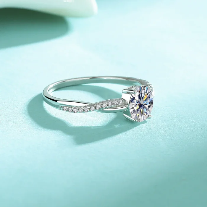 New Moissanite Oval Ring, Niche Design, Light Luxury, Fashionable and Versatile Band