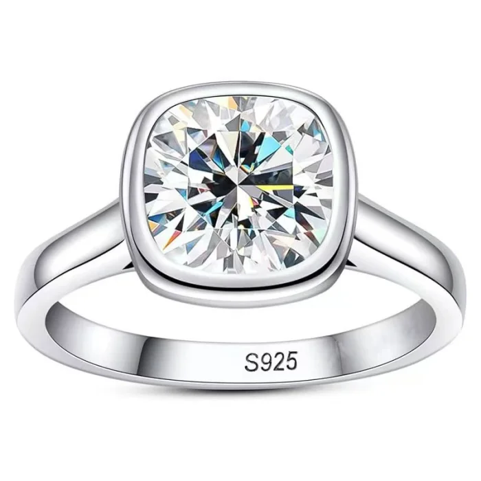 S925 Sterling Silver Moissanite Ring: A sophisticated and minimalist fashion accessory.