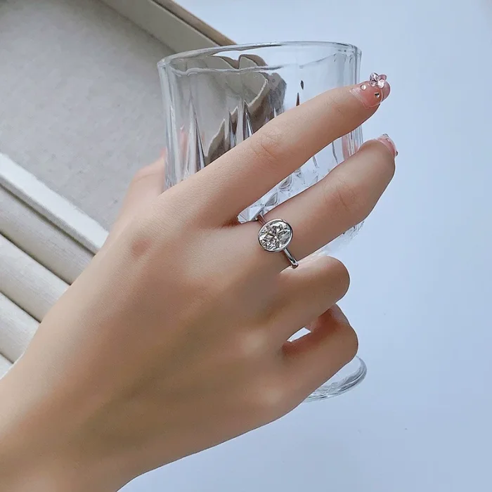 S925 Sterling Silver Moissanite Ring: A sophisticated and minimalist fashion accessory.