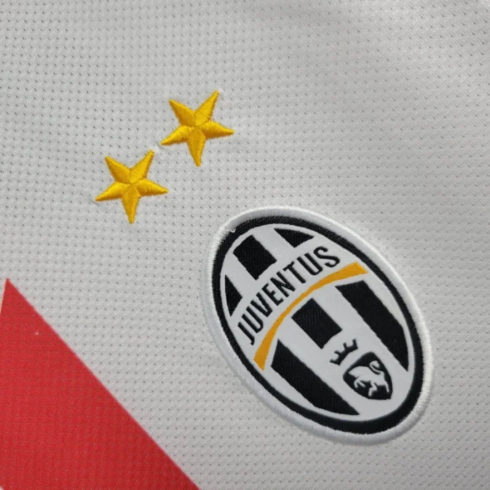 Retro Juventus Away Jersey 2010/11 Football Kit Soccer Shirt