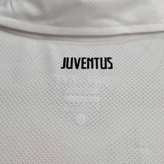 Retro Juventus Away Jersey 2010/11 Football Kit Soccer Shirt