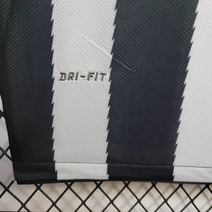 Retro Juventus Home Jersey 2010/11 Football Kit Soccer Shirt